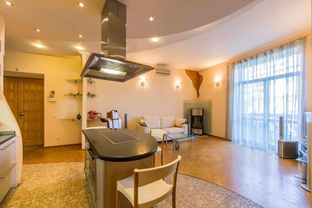 3-Room Apartments On Khreshchatyk. Building With Star Κίεβο Εξωτερικό φωτογραφία