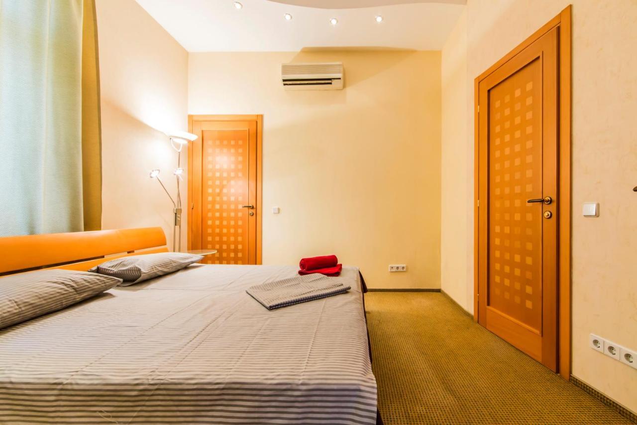 3-Room Apartments On Khreshchatyk. Building With Star Κίεβο Εξωτερικό φωτογραφία