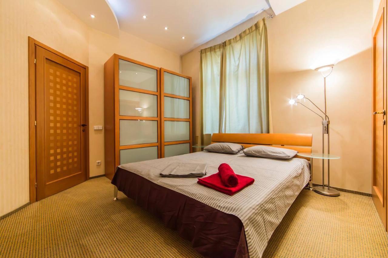 3-Room Apartments On Khreshchatyk. Building With Star Κίεβο Εξωτερικό φωτογραφία