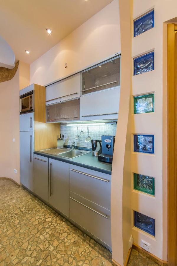 3-Room Apartments On Khreshchatyk. Building With Star Κίεβο Εξωτερικό φωτογραφία